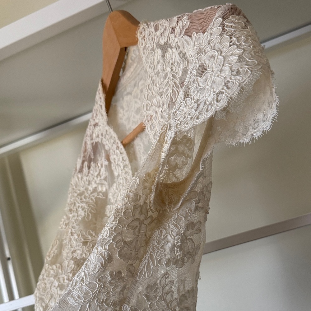 Marisa Bridal Elegant Cream Silk Lace Women’s Wedding Bolero - Picture 9 of 12